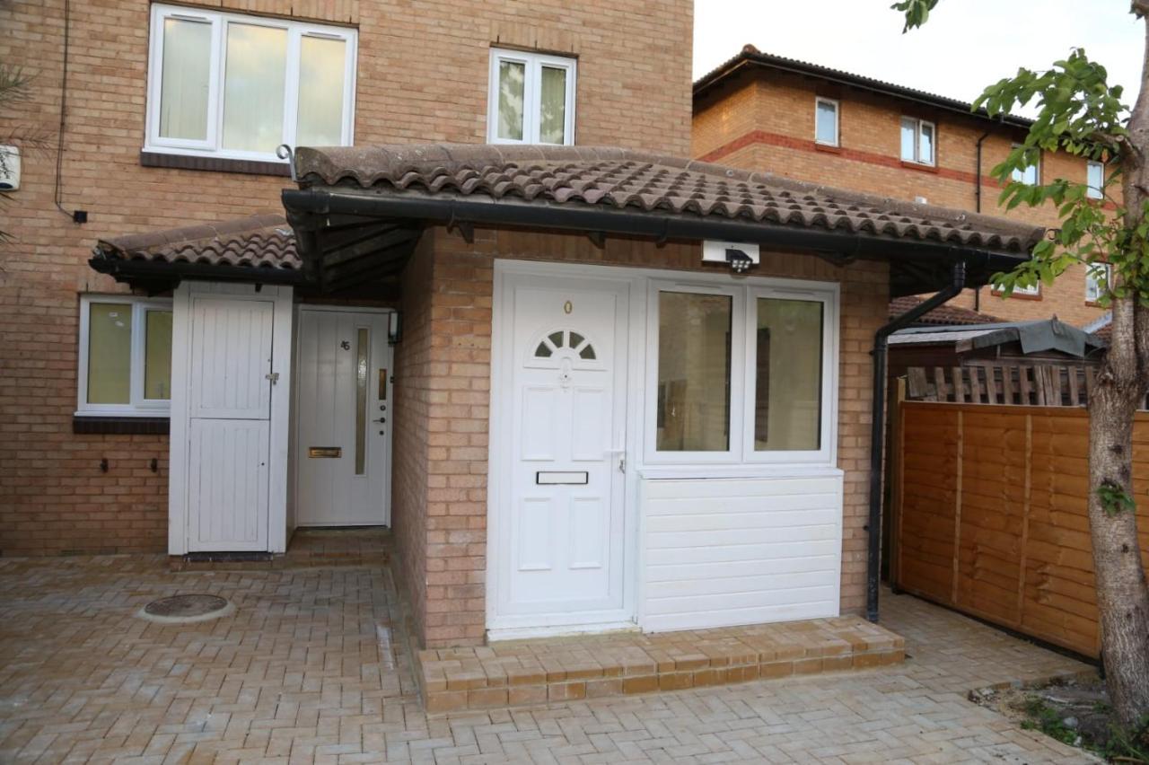 A A Guest Rooms Thamesmead Erith Dış mekan fotoğraf